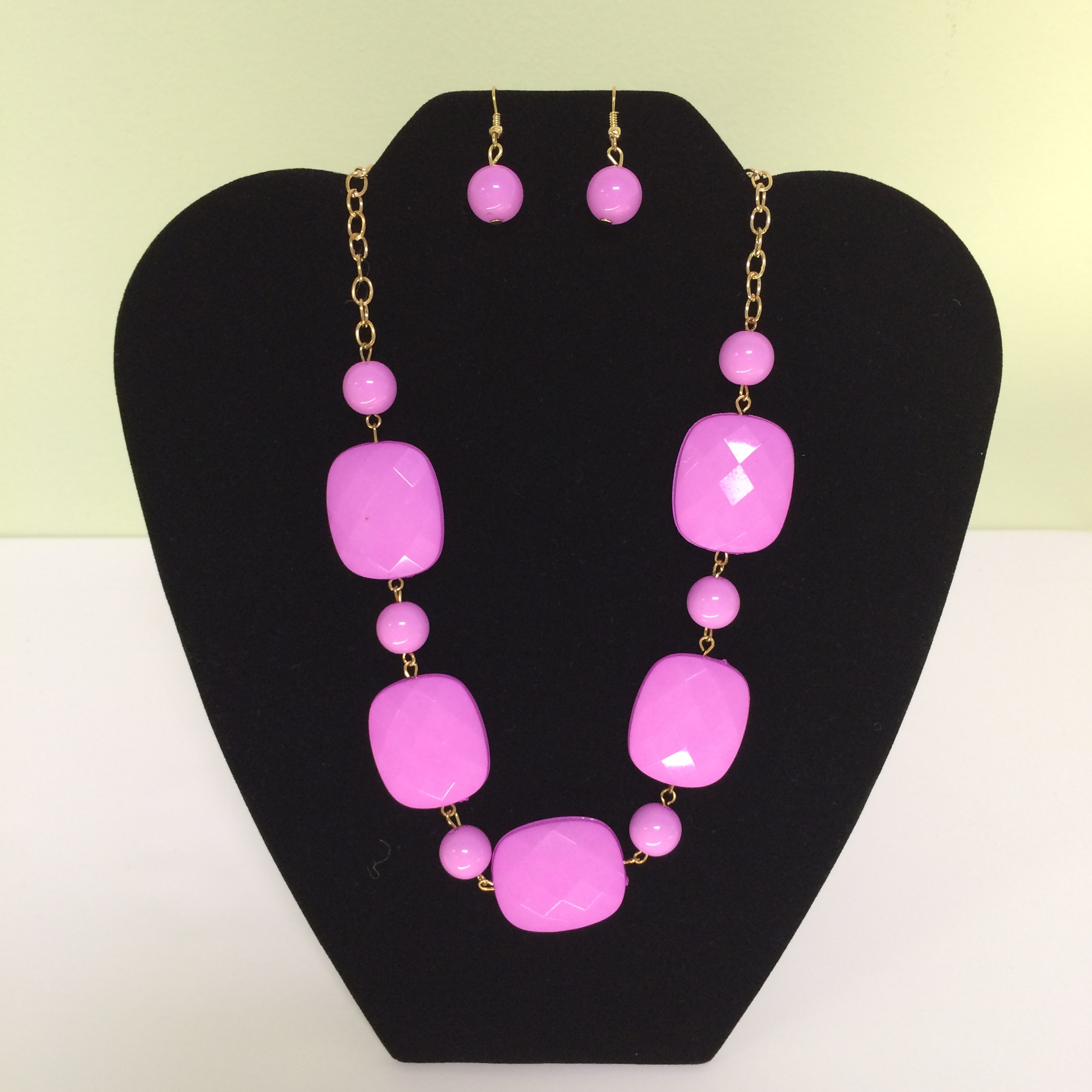 Fashion Necklace & Earring Pink & Square Beads Set 128on Gold Colored Chain Necklace & Earrings Set